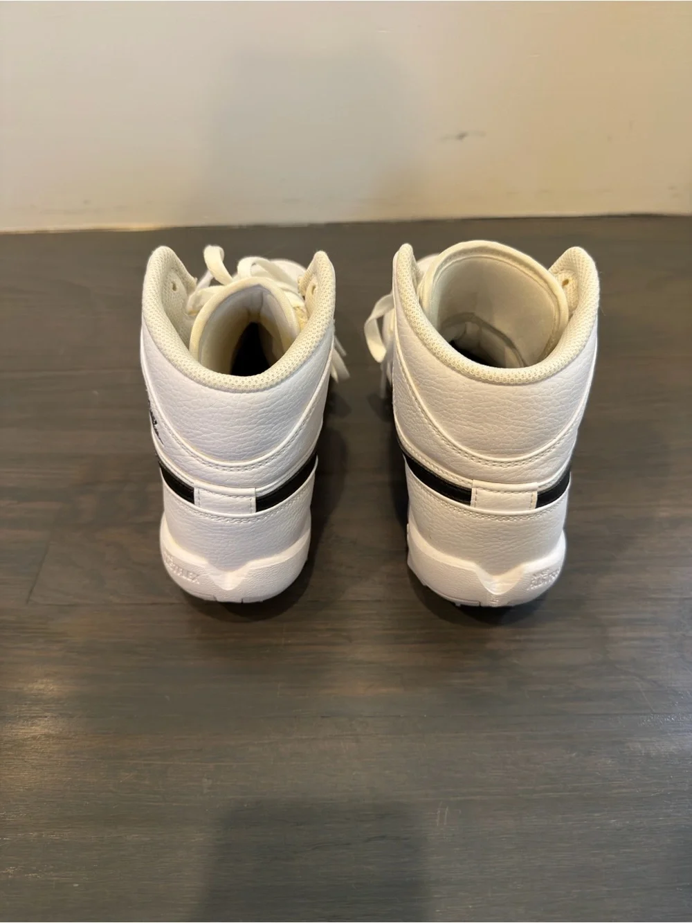 Boys Jordan 1 Mid Cleats